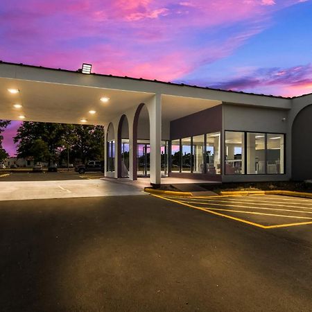 Hometowne Studios By Red Roof And Conference Center Chicago - N Aurora Naperville North Aurora Eksteriør bilde